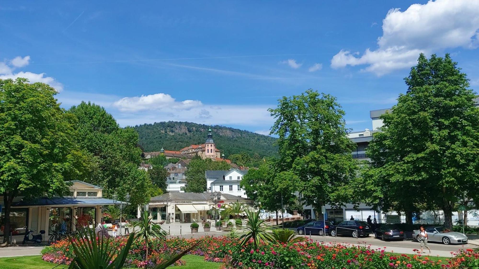 Gemuetliches J&L Apartment Nahe Des Hauptbahnhofes Baden-Baden Buitenkant foto